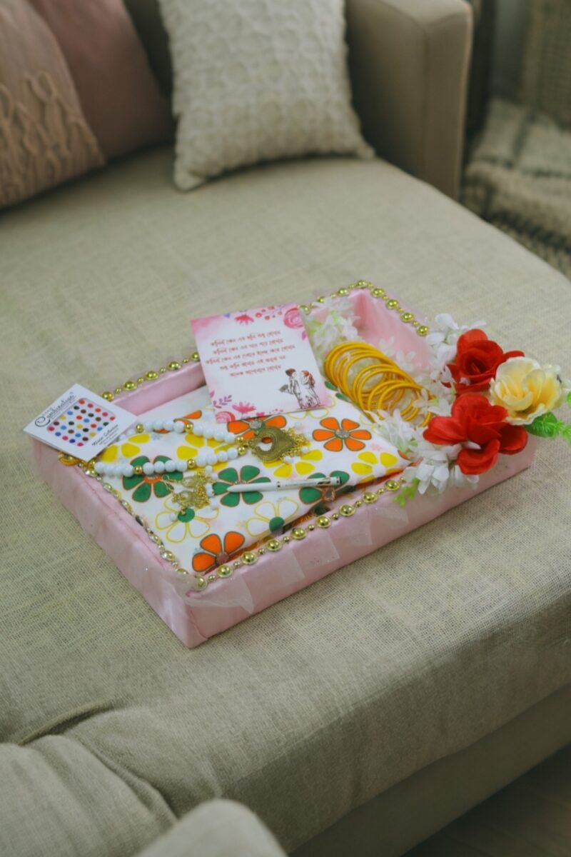 প্রিমিয়াম ডলার ওয়ার্কিং স্কিন প্রিন্ট হলুদ শাড়ীর কম্বো