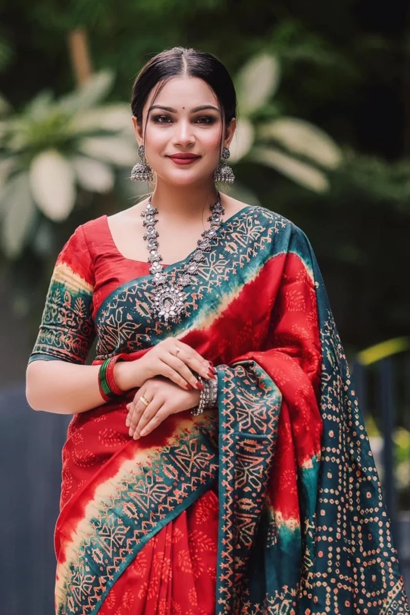 সেমি মুসলিম বাটিক প্রিন্ট শাড়ি