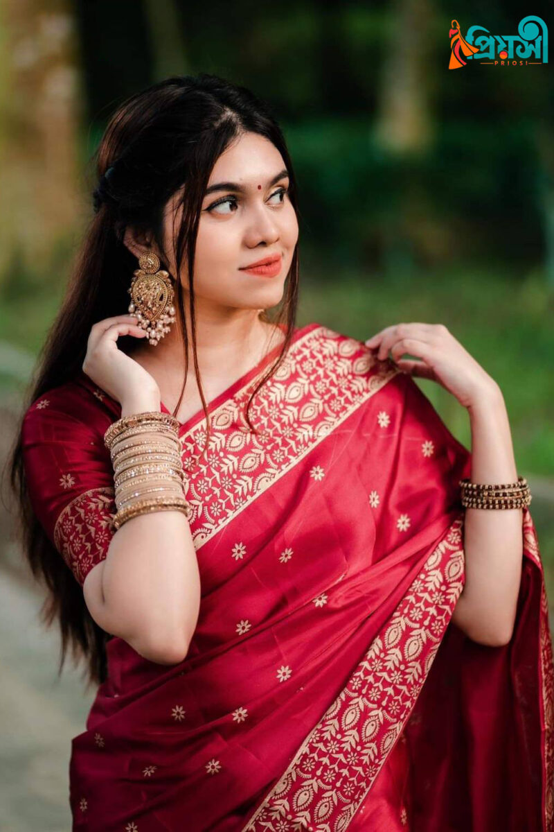 বধুয়া বেনারসী জাপানী সিল্ক স্কিন প্রিন্ট শাড়ী (মেরুন কালার)